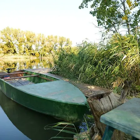 Hideout Homestead On The Riverside Fishing&hunting Apartment *